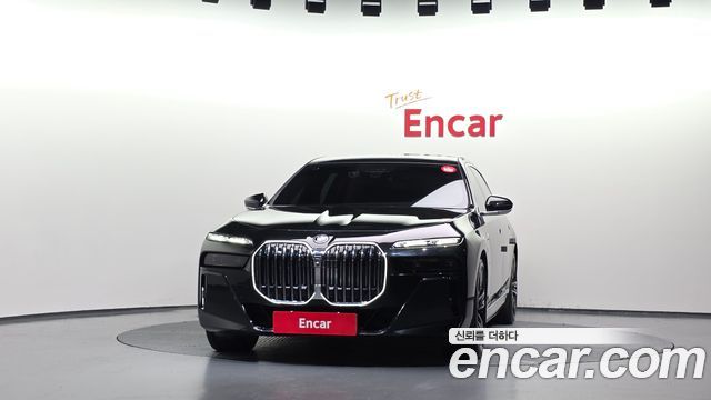 BMW 7-Series 2023 — photo 3