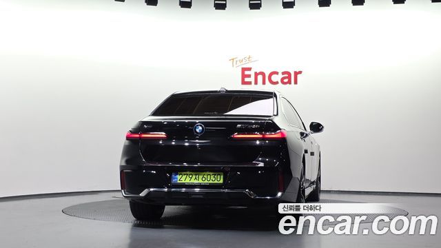 BMW 7-Series 2023 — photo 4