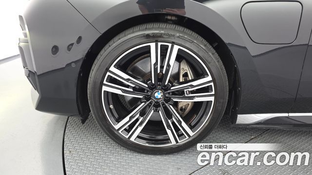 BMW 7-Series 2023 — photo 5