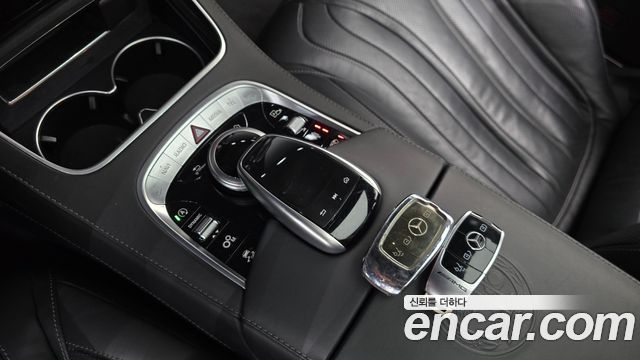 Mercedes-Benz S-Class 2019 — photo 24