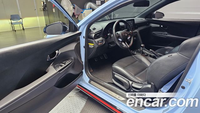 Hyundai Veloster 2019 — photo 13