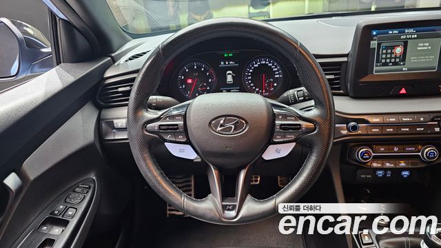 Hyundai Veloster 2019 — photo 18