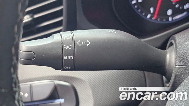 Hyundai Veloster 2019 — photo 23