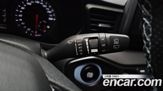 Hyundai Veloster 2019 — photo 24