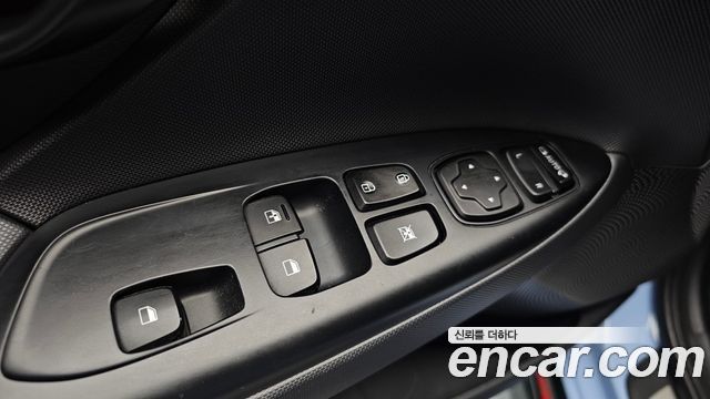 Hyundai Veloster 2019 — photo 26