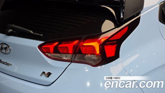 Hyundai Veloster 2019 — photo 9