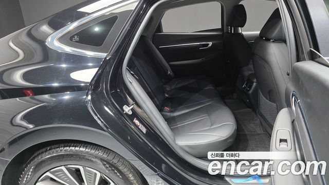 Hyundai Sonata 2023 — photo 12