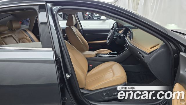 Hyundai Sonata 2020 — photo 11