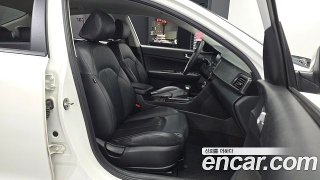 Kia K5 2018 — photo 11