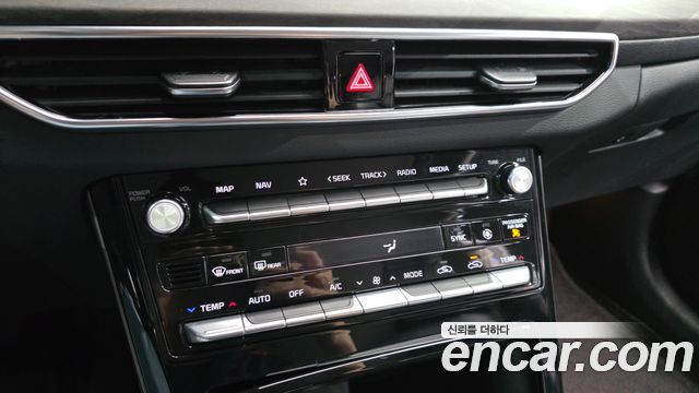 Kia K7 2021 — photo 24