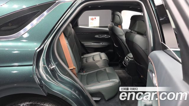 Genesis GV70 2022 — photo 12