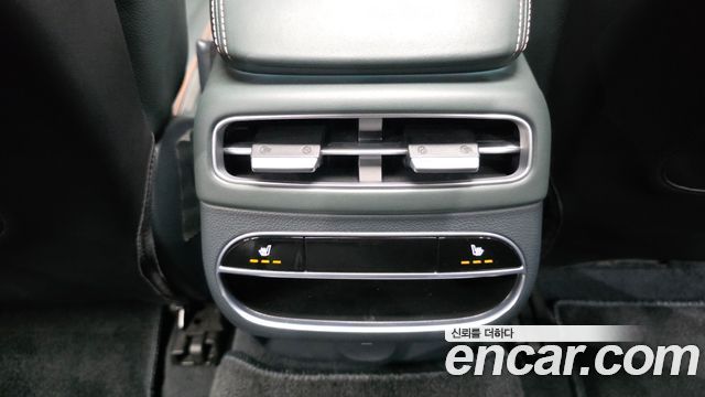 Genesis GV70 2022 — photo 19