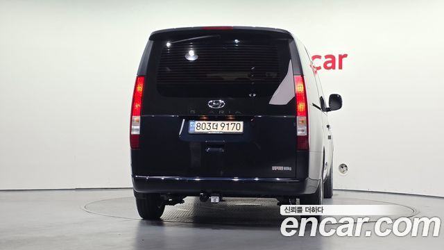 Hyundai Staria 2022 — photo 4