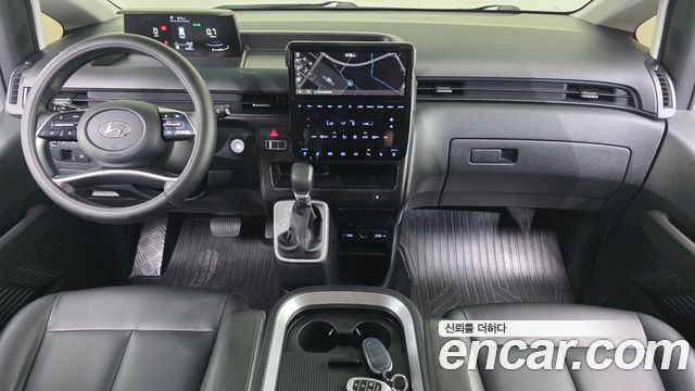 Hyundai Staria 2022 — photo 10
