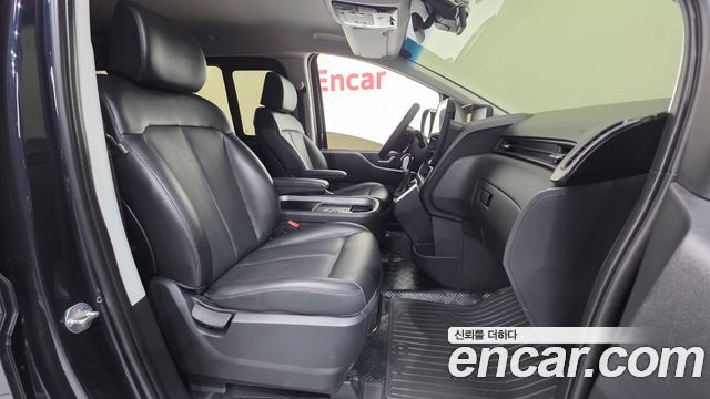 Hyundai Staria 2022 — photo 13