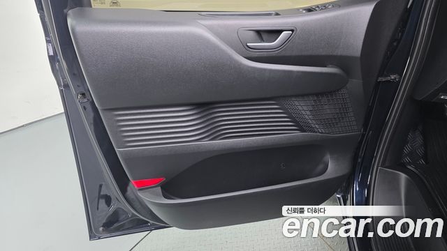 Hyundai Staria 2022 — photo 14