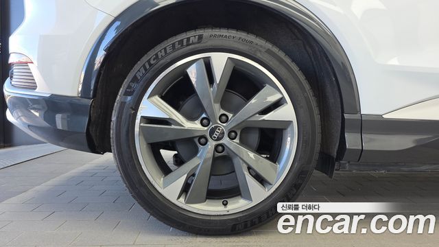 Audi Q4 e-tron 2022 — photo 5