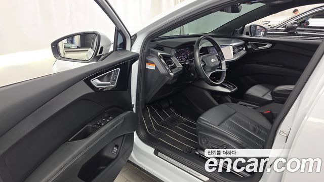 Audi Q4 e-tron 2022 — photo 10