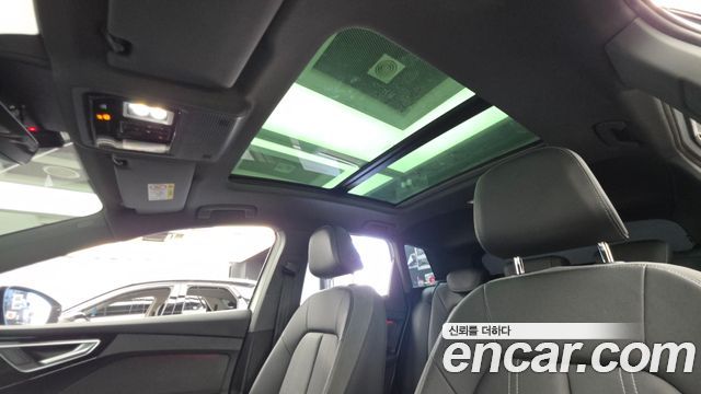 Audi Q4 e-tron 2022 — photo 19