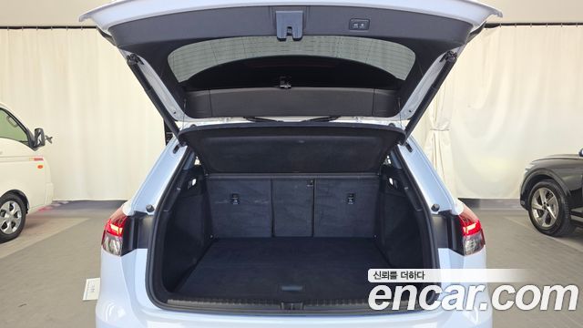 Audi Q4 e-tron 2022 — photo 20