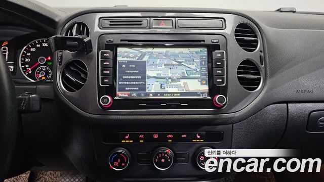 Volkswagen Tiguan 2016 — photo 14
