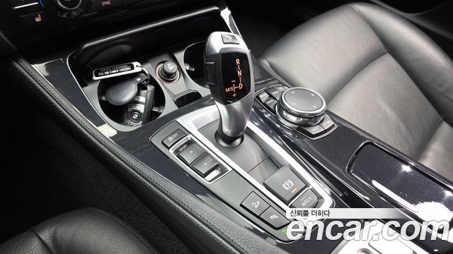 BMW 5-Series 2015 — photo 9