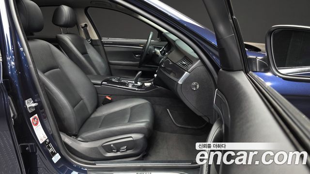 BMW 5-Series 2015 — photo 11