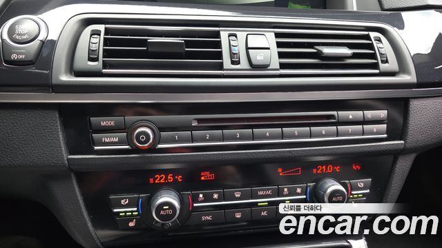 BMW 5-Series 2015 — photo 16