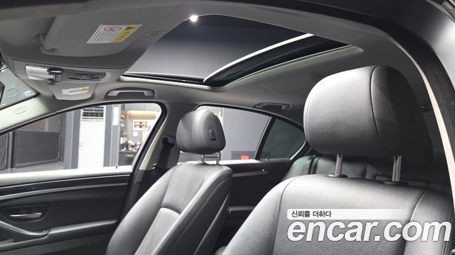 BMW 5-Series 2015 — photo 17
