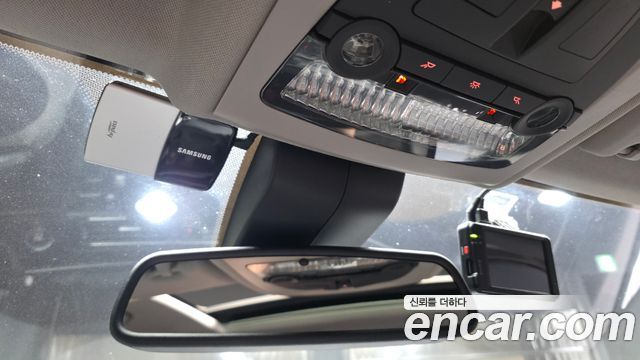 BMW 5-Series 2015 — photo 18