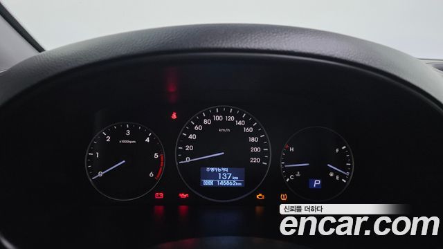 Hyundai Starex 2017 — photo 11