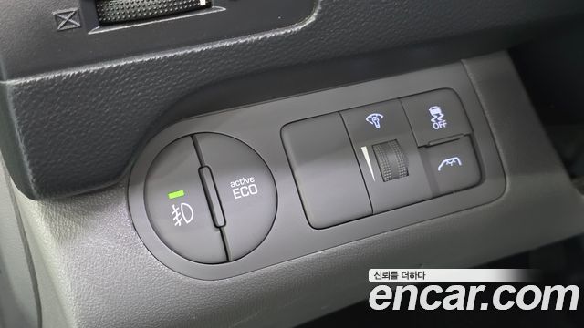Hyundai Starex 2017 — photo 19