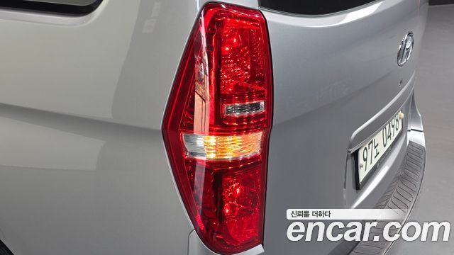 Hyundai Starex 2017 — photo 9
