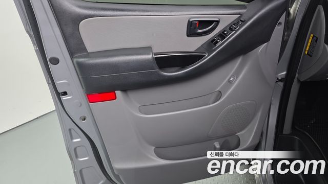 Hyundai Starex 2017 — photo 14