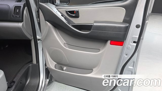 Hyundai Starex 2017 — photo 15