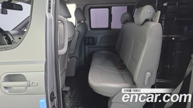 Hyundai Starex 2017 — photo 16