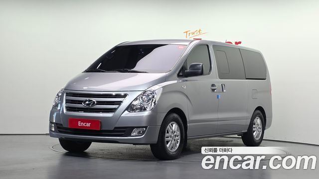 Hyundai Starex 2017 — photo 30