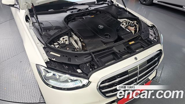 Mercedes-Benz S-Class 2023 — photo 6