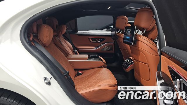 Mercedes-Benz S-Class 2023 — photo 11