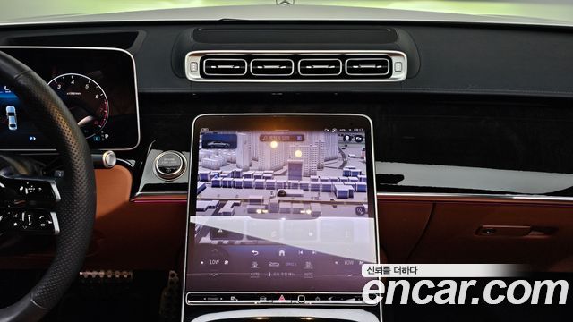 Mercedes-Benz S-Class 2023 — photo 13