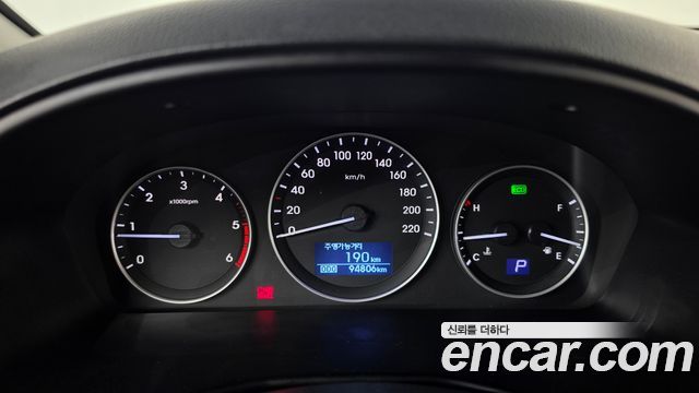 Hyundai Starex 2019 — photo 8
