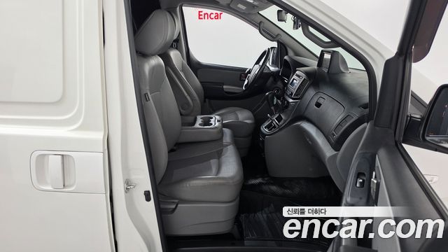 Hyundai Starex 2019 — photo 11