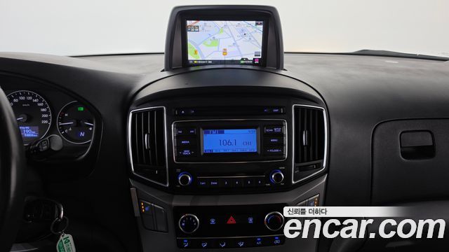 Hyundai Starex 2019 — photo 17