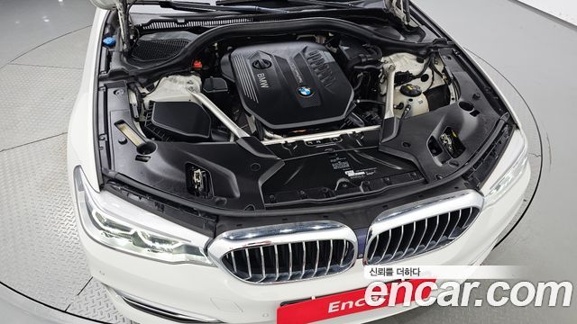 BMW 5-Series 2018 — photo 6