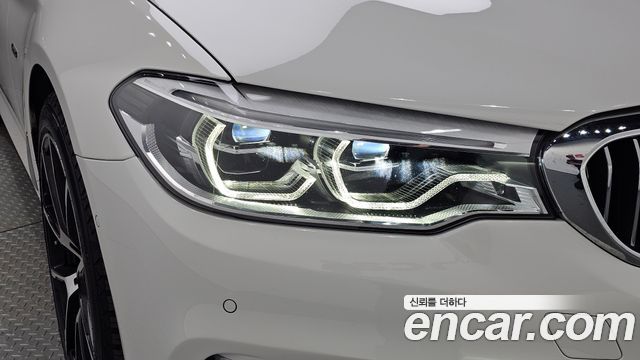 BMW 5-Series 2018 — photo 8