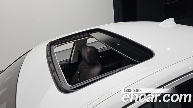 BMW 5-Series 2018 — photo 34