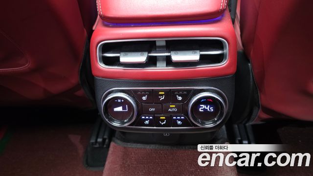 Genesis GV70 2022 — photo 25