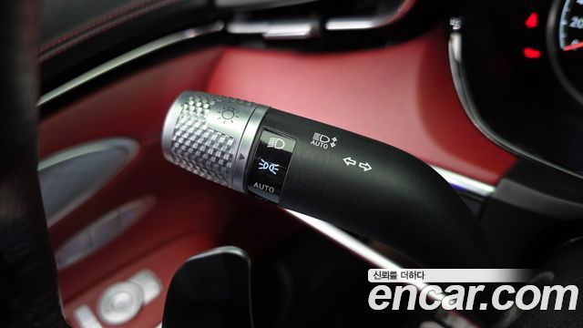 Genesis GV70 2022 — photo 28