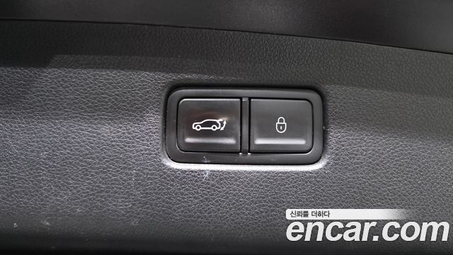 Genesis GV70 2022 — photo 33