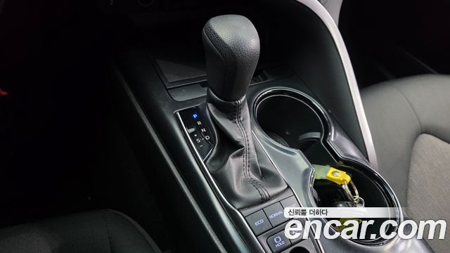Toyota Camry 2019 — photo 9